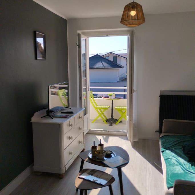 Appartement Verdoyant Au Bord Du Lac Leman Entre Evian Et Thonon Dans Une Villa Publier Kültér fotó