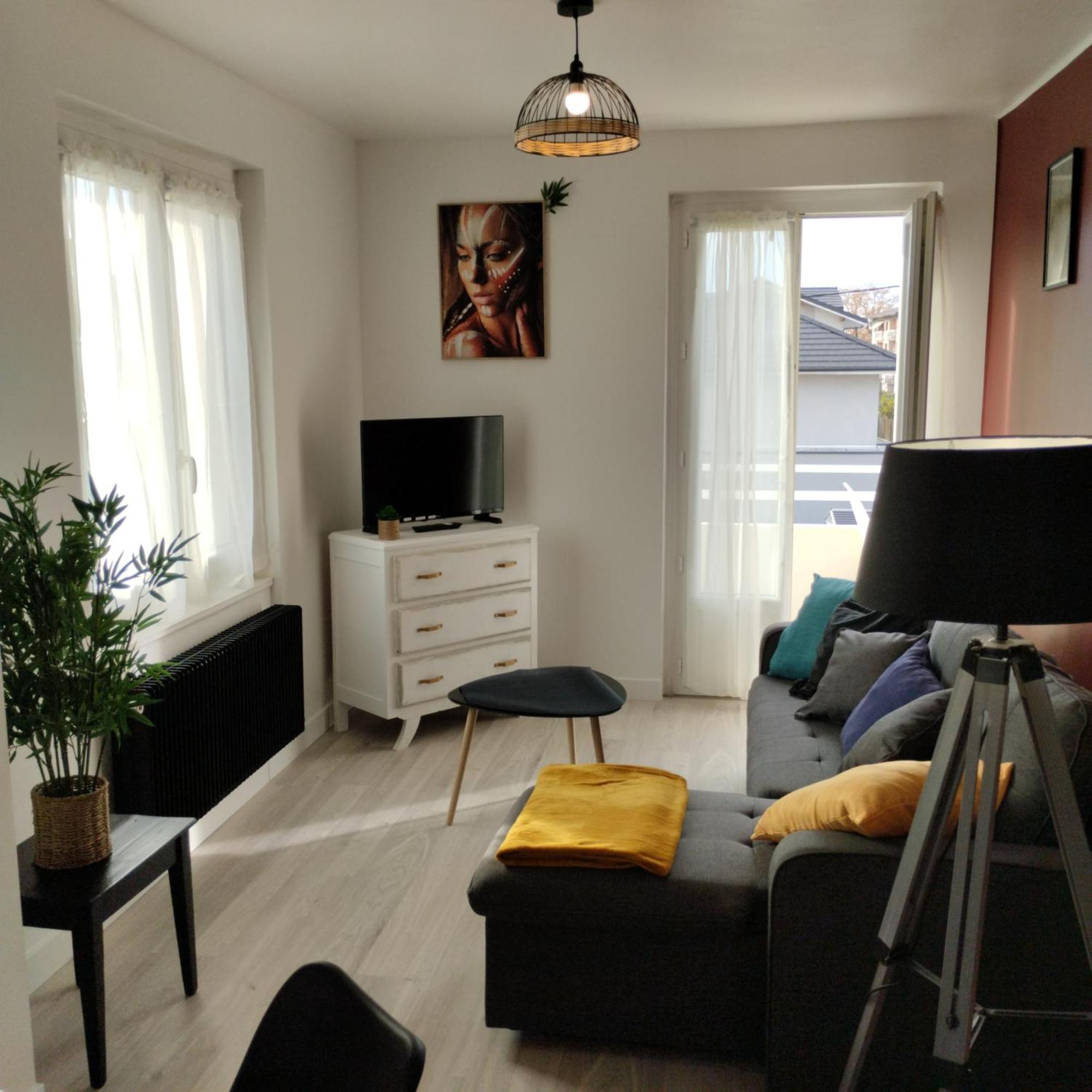 Appartement Verdoyant Au Bord Du Lac Leman Entre Evian Et Thonon Dans Une Villa Publier Kültér fotó